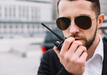 How to become a detective?